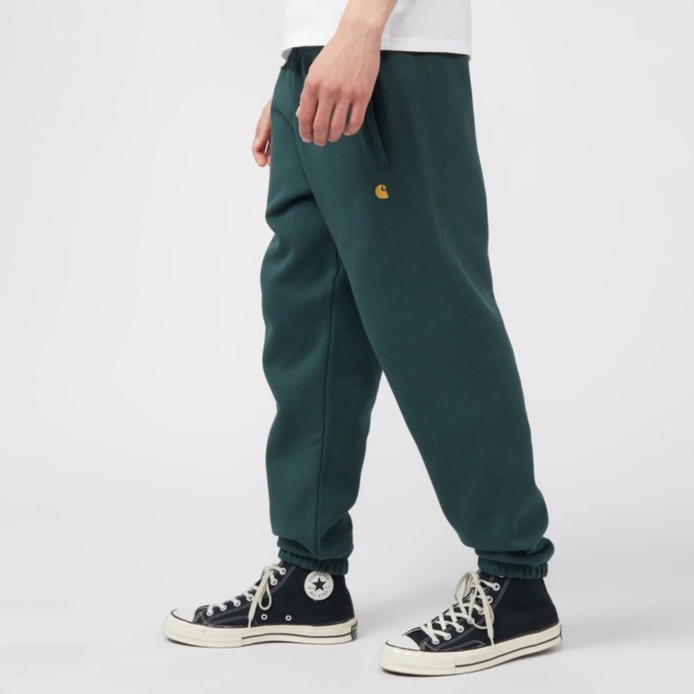 Carhartt WIP Chase Sweat Pant / Frasier (Forest Green) & Gold Colorway / XL